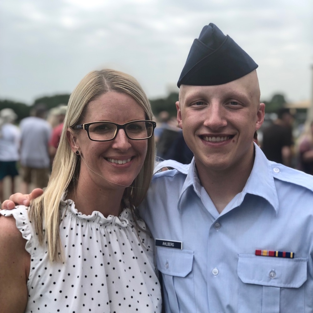 Meet your Posher, Amber